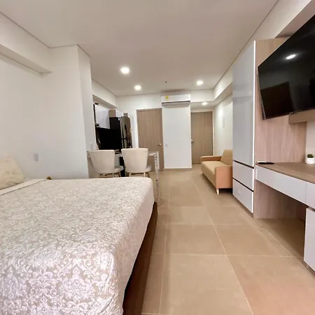Apartasuit Beach, Barrio Crespo Cerca Del Aeropuerto Apartahotel