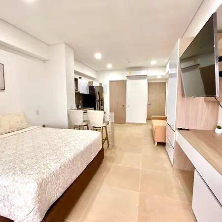Apartasuit Beach, Barrio Crespo Cerca Del Aeropuerto Apartahotel
