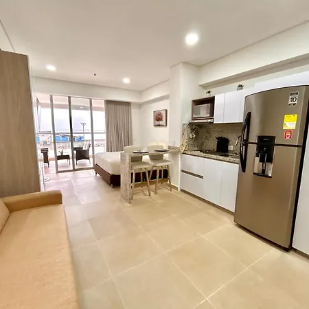 Apartasuit Beach, Barrio Crespo Cerca Del Aeropuerto Aparthotel 3*