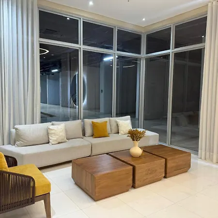 Apartasuit Beach, Barrio Crespo Cerca Del Aeropuerto Apartahotel